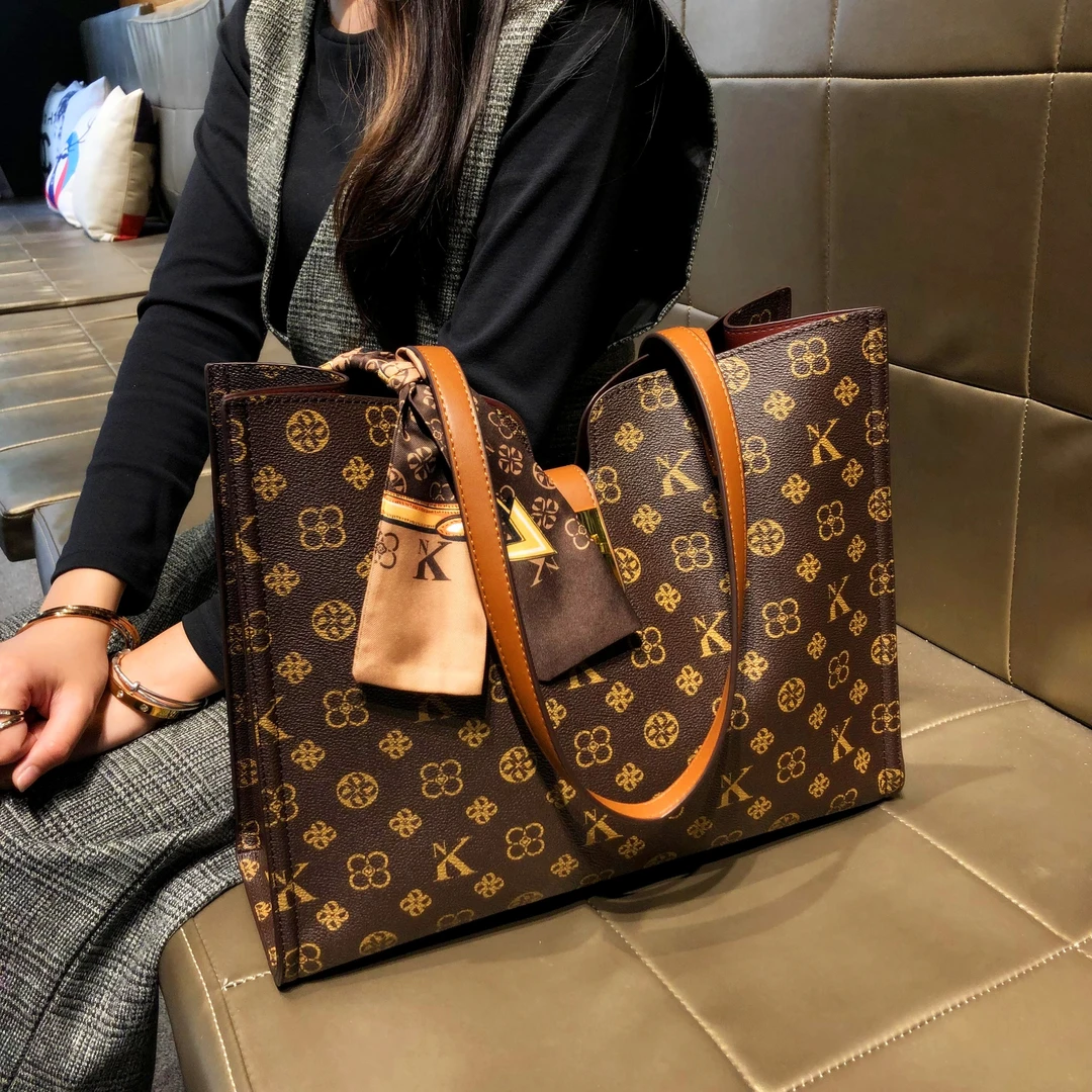 网红款大容量托特品牌全新女包夏天包包出行小众轻奢新款托特包