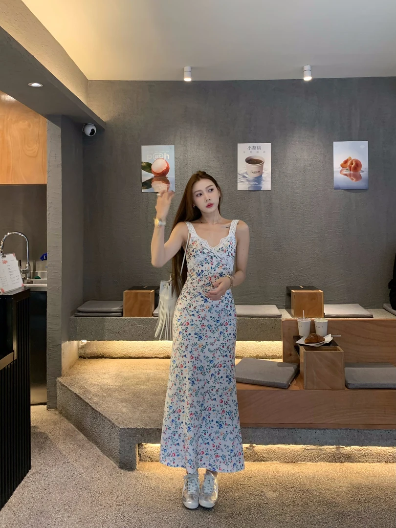 70不是七十【西西里漫花】夏季前胸扭结打条碎花吊带短袖收腰连衣裙