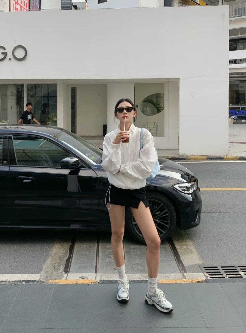 70不是七十【智性留白】早秋运动风抽绳设计肌理轻薄短外套