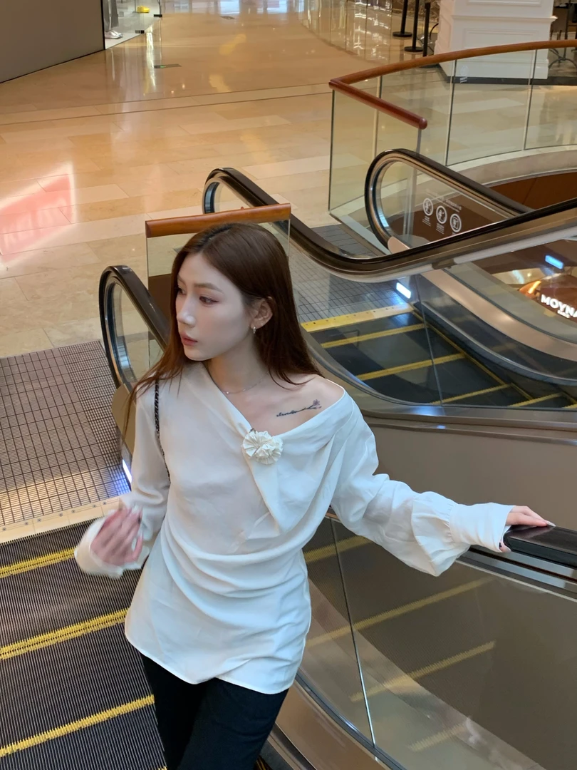 清清款/70不是七十【山茶花开】春夏韩版梭织肌理休闲花朵荡领长袖