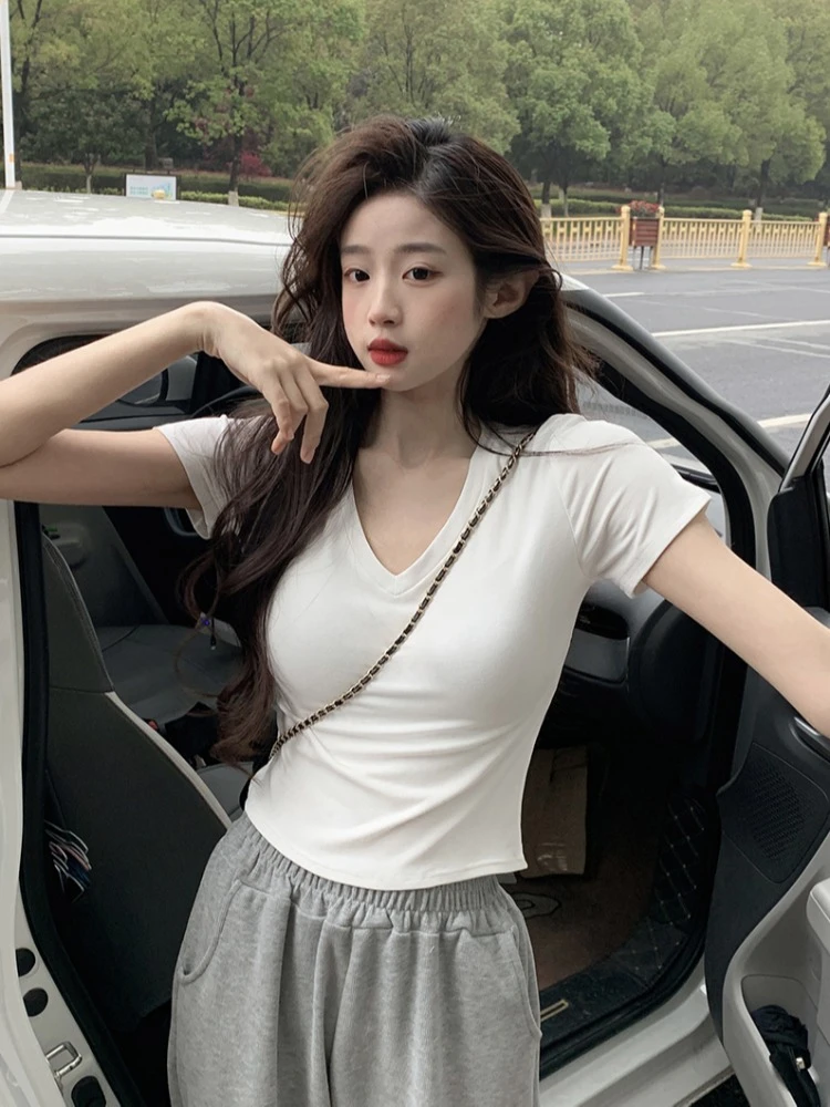 美式正肩短袖t恤女夏季女装新款V领内搭短款修身紧身打底衫上衣女