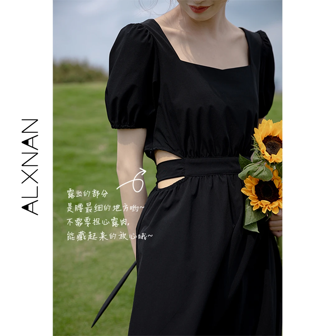 「赫本小黑裙」法式黑色漏腰连衣裙女2024夏季新款方领裙子