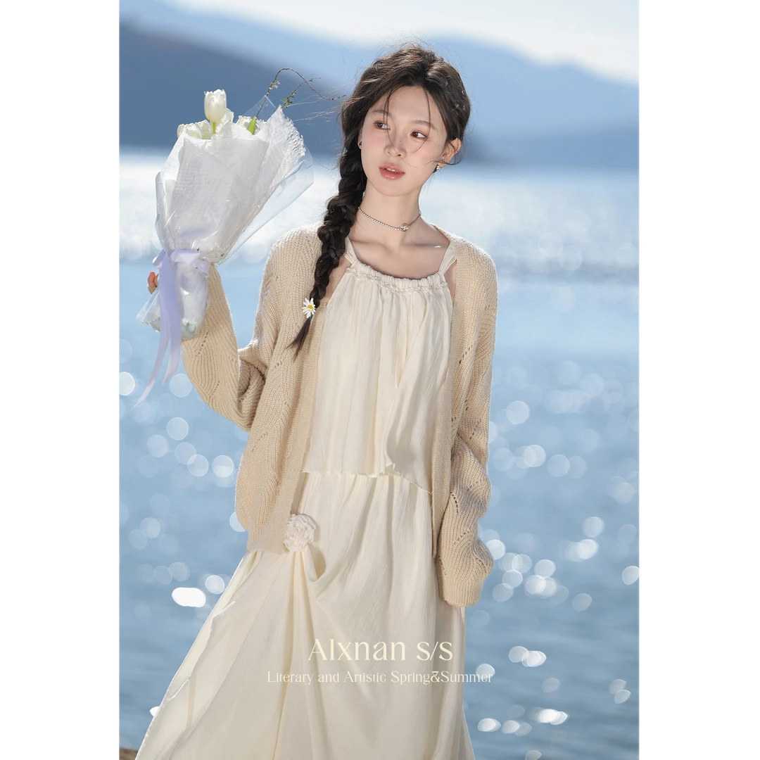 【现货！瞎卖！】茉茉《温柔白月光》法式气质吊带连衣裙套装裙子