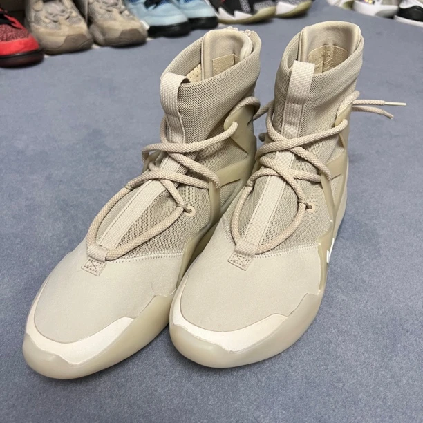 40码 99新 Fear of God Fog 燕麦 公价3869