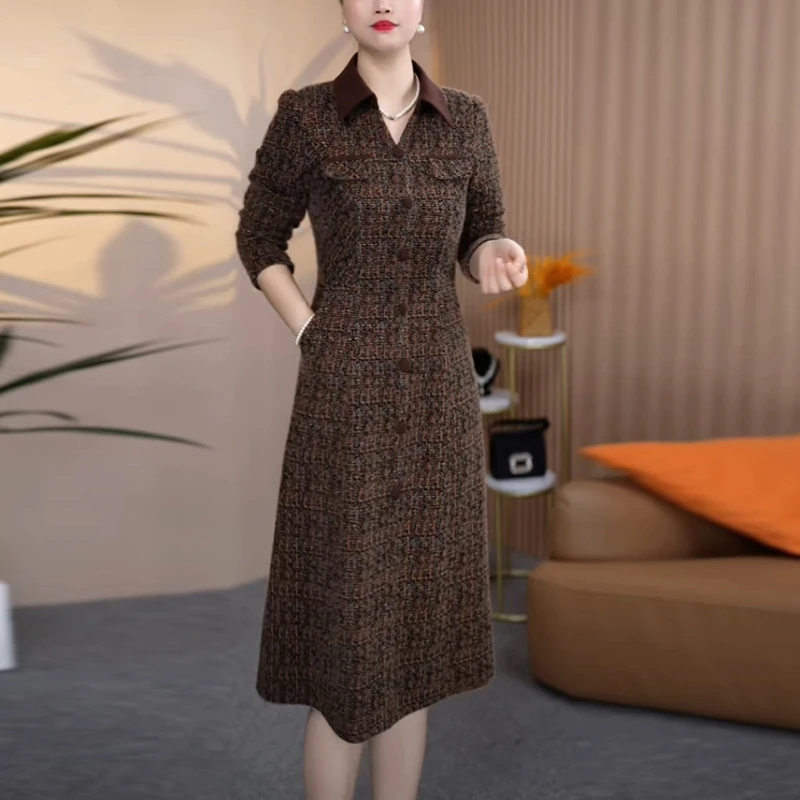 雪尔绒气质高级感女装2024秋冬季新款时尚洋气修身加厚打底连衣裙