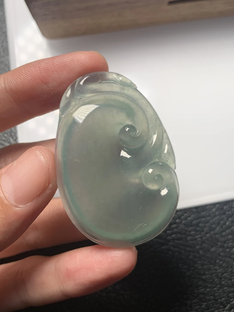 天然缅料a货翡翠冰胶底色如意 46.3×31.3×6.1mm