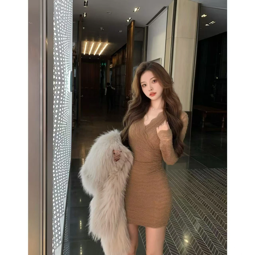 SZA【里费小岛】冬季新款蕾丝V领修身显瘦内搭包臀女连衣裙A-1339