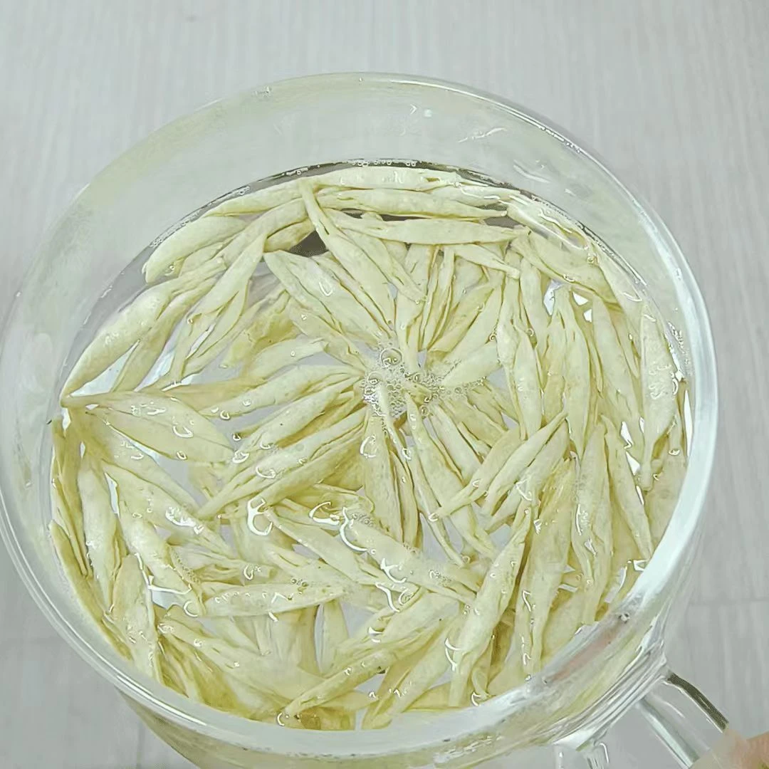 〈A17）安吉原产地2024早期龙形浓香糯香型极白茶50克-500克