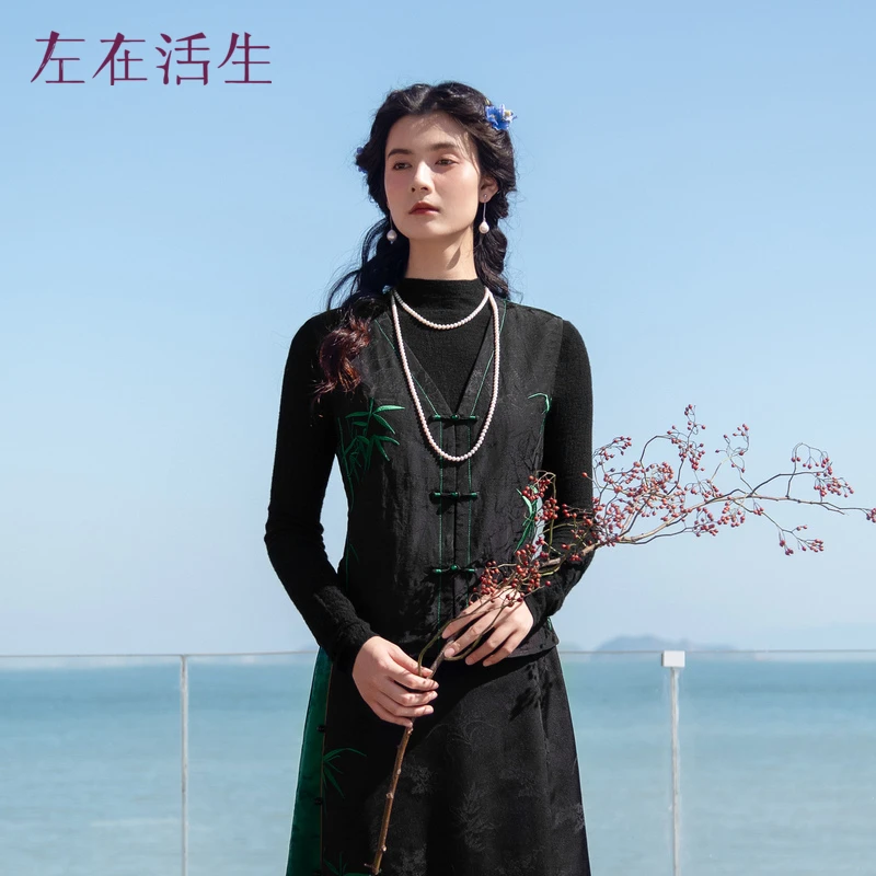 生活在左2024春夏新品绣花复古修身显瘦新中式马夹女1941246