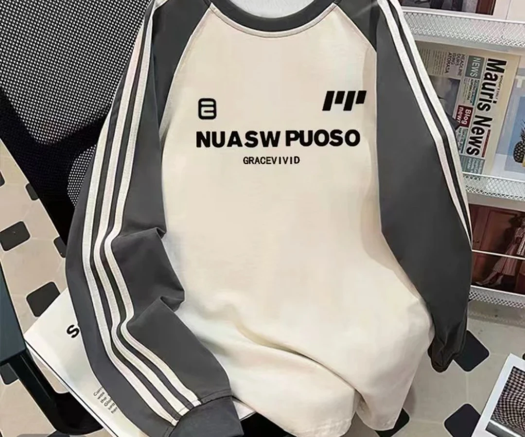 冬季新款加绒卫衣拼接款城堡米色藏蓝