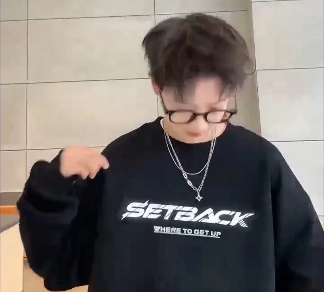 冬季新款加绒亮片水印卫衣