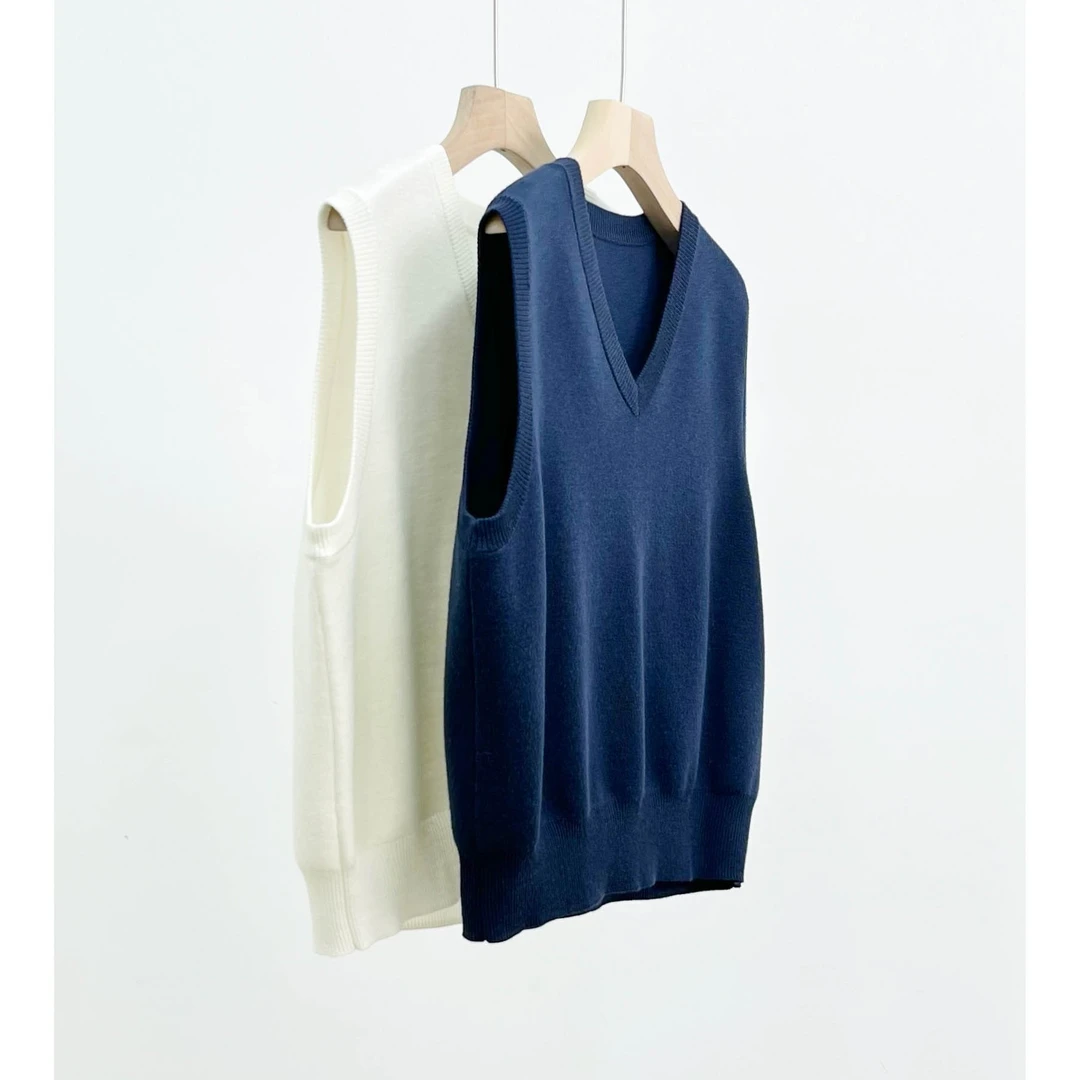 GRACE GARDEN【A117】小V领纯色百搭针织马甲ZZS2K3004