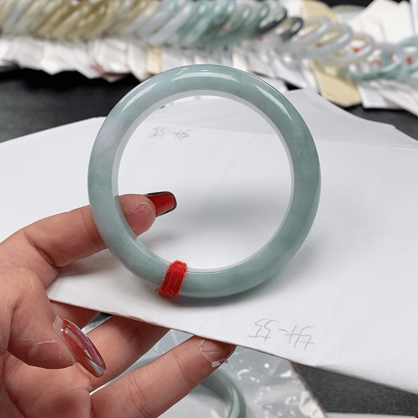 【闪购商品】翡翠手镯未镶嵌?***妹