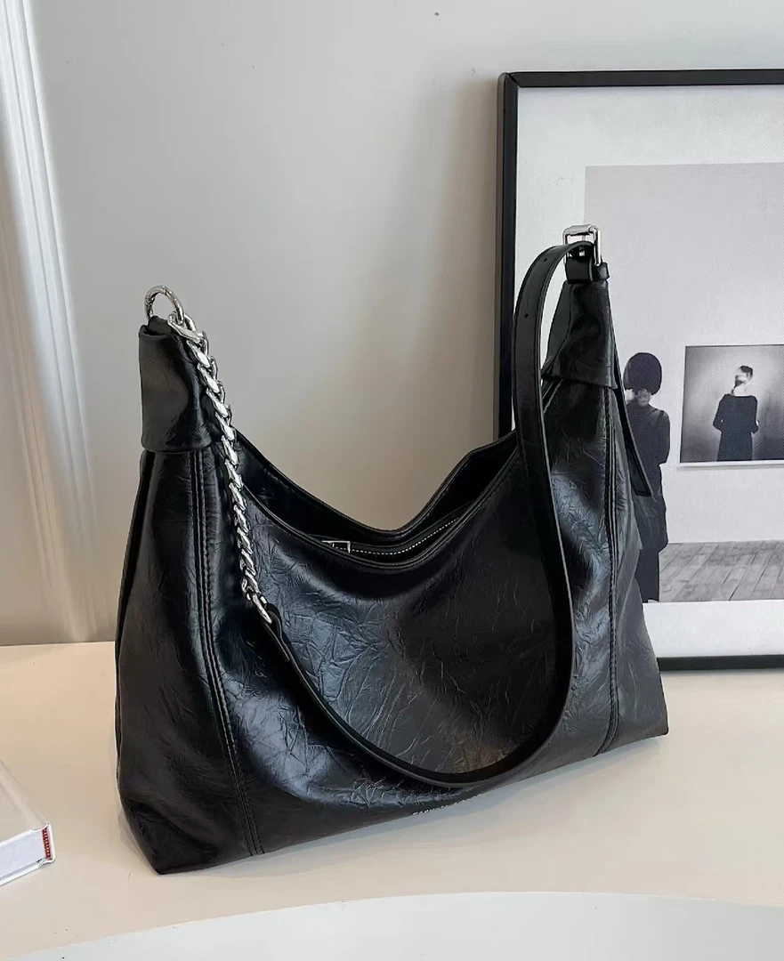 全新未使用 中黑泡芙 双飞燕 燕子包 轻奢 时尚 百搭 单肩斜跨