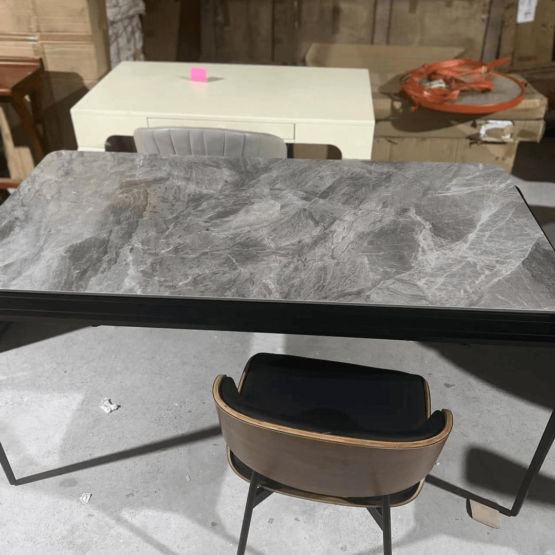 现代轻奢家用岩板方餐桌