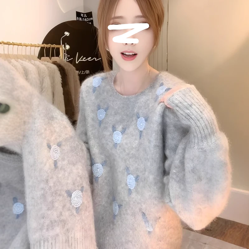 温柔风灰色圆领花朵长袖针织衫大码女装胖mm冬季宽松保暖打底毛衣