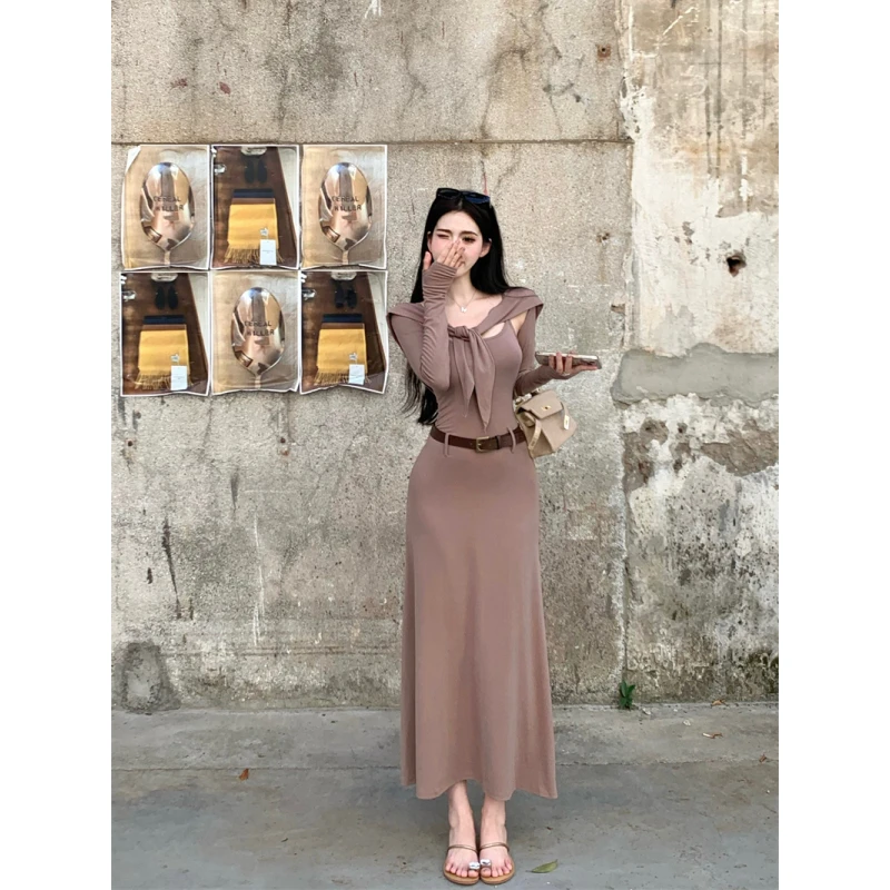 纯欲辣妹连帽短款披肩外搭小个子吊带连衣裙女收腰显瘦气质两件套