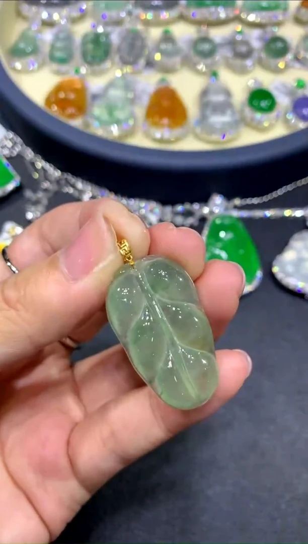 【闪购商品】翡翠吊坠(不含链)18K金镶嵌1-叶子（多样性发货）