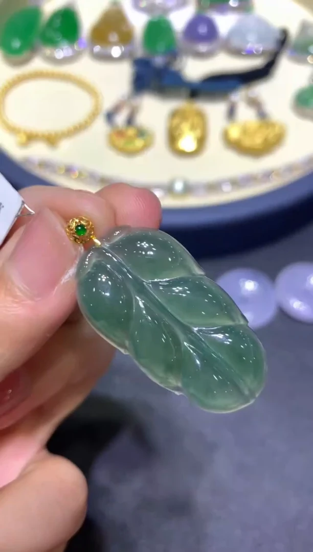 【闪购商品】翡翠吊坠(不含链)18K金镶嵌2-叶子（多样性发货）