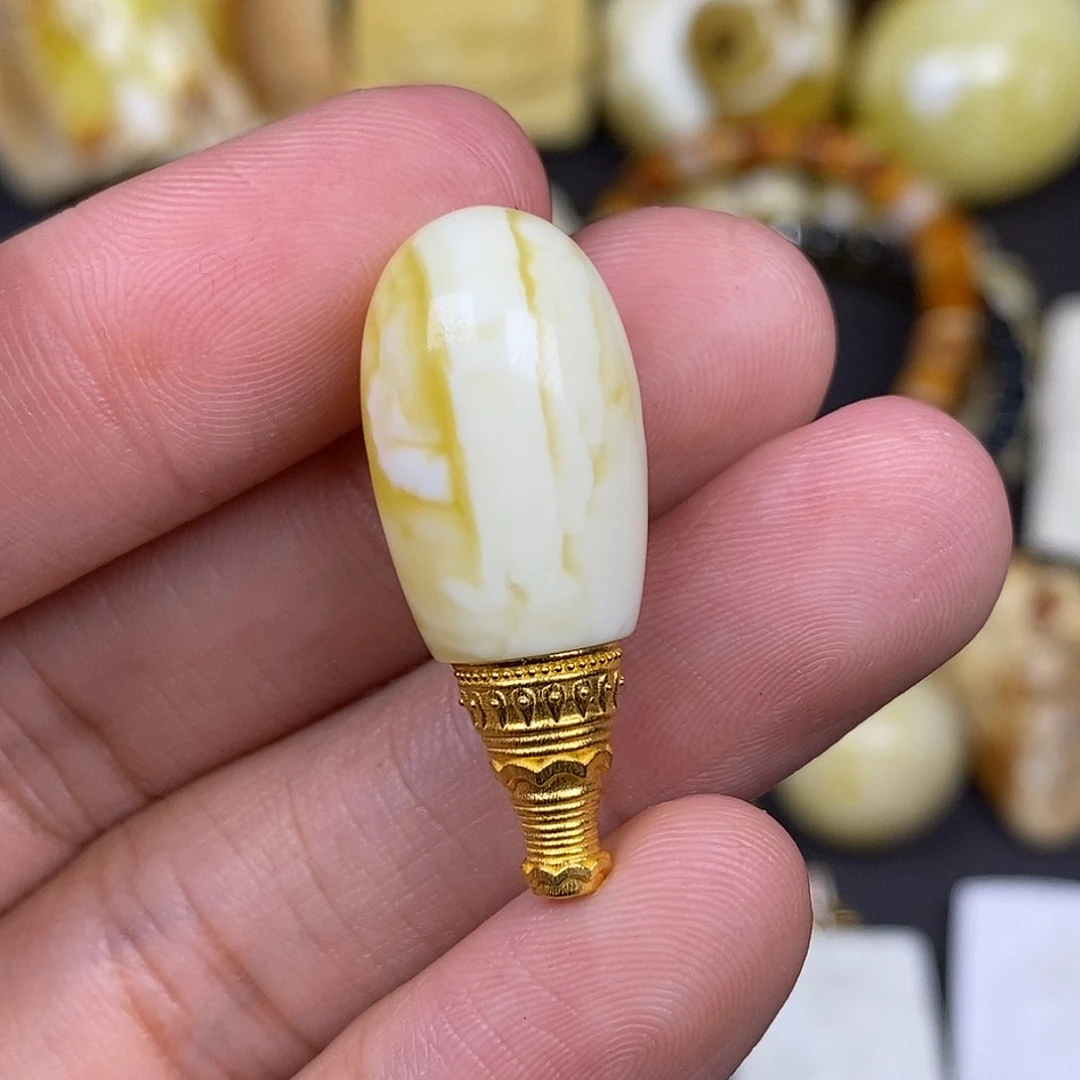 蜜蜡裸石18K金镶嵌12.7mm对孔