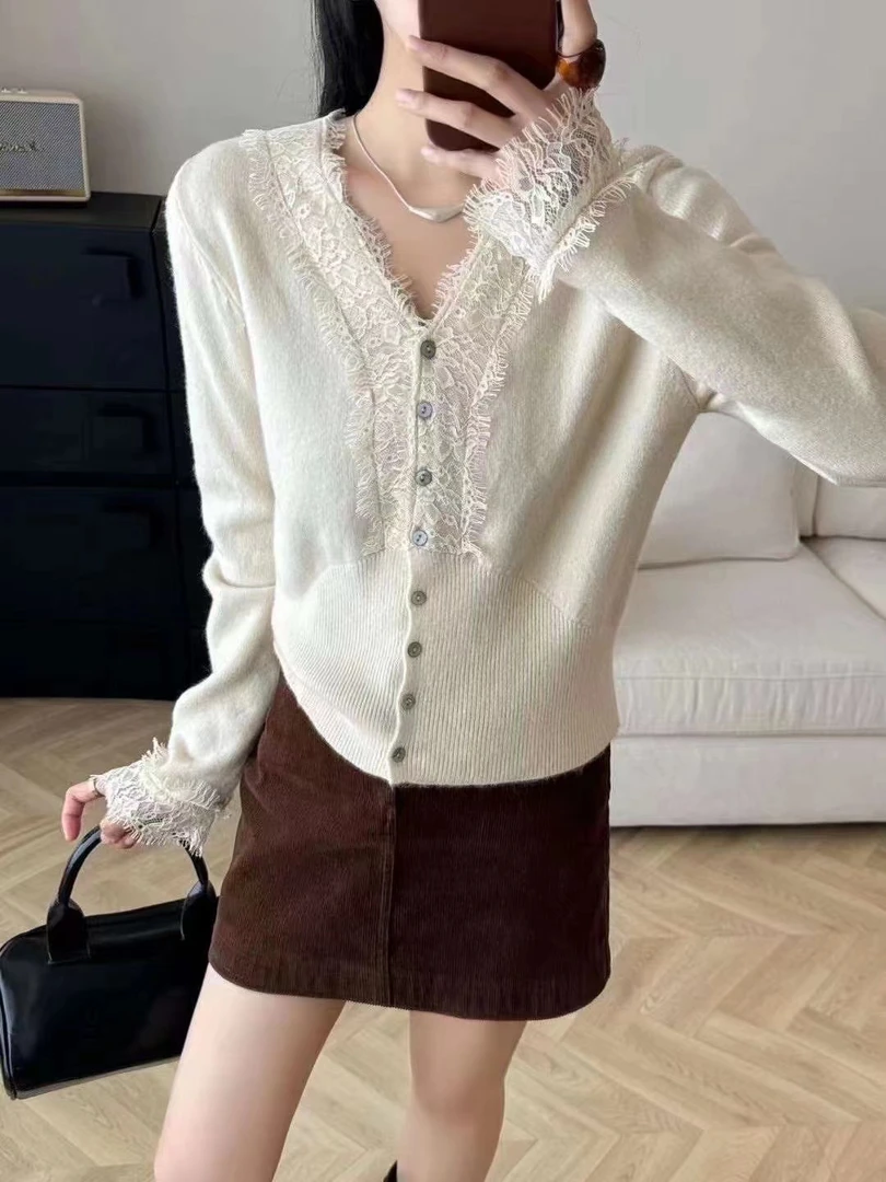 利君家V领针织衫