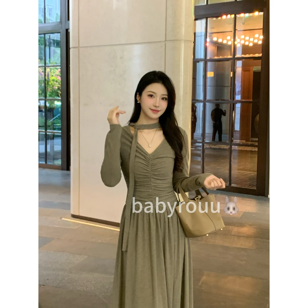 baby rouu【现货】温与柔【赫拉小姐】高级感秋冬V领长裙设计感连衣裙
