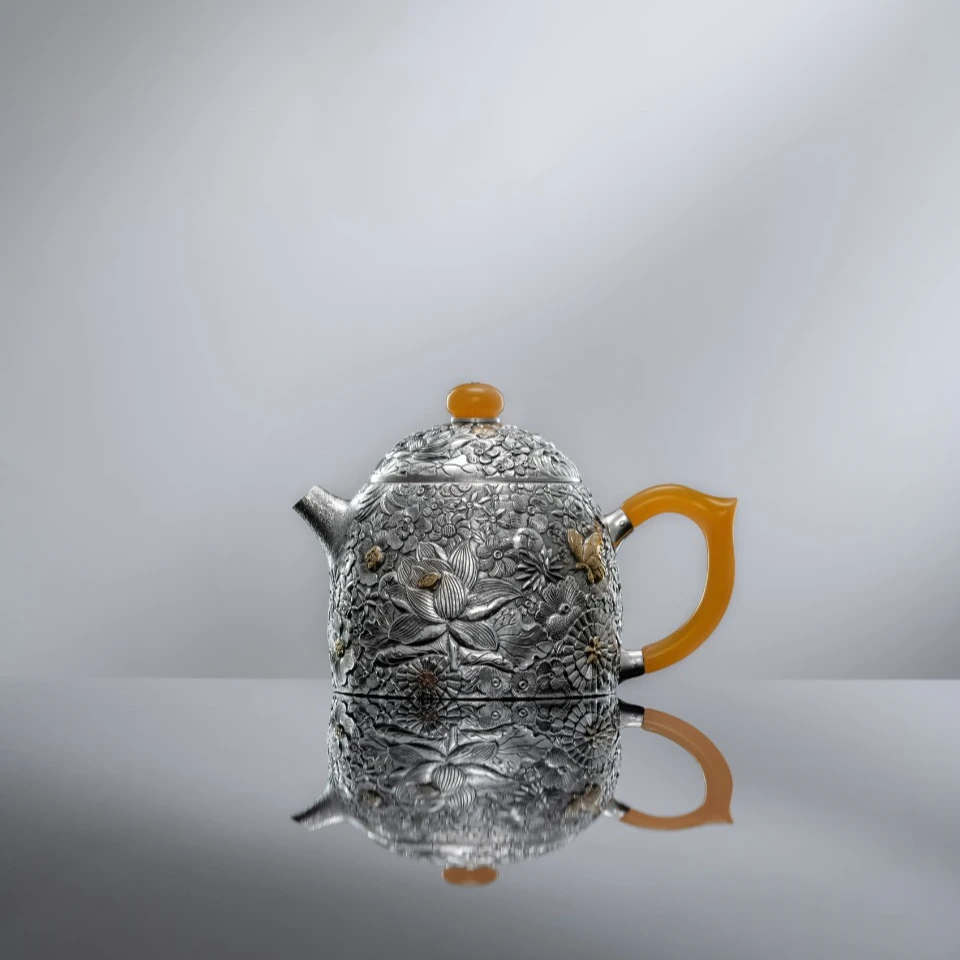 呆坐丨錾刻嵌金万花秦权壶 容量 : 160ml  中式茶壶