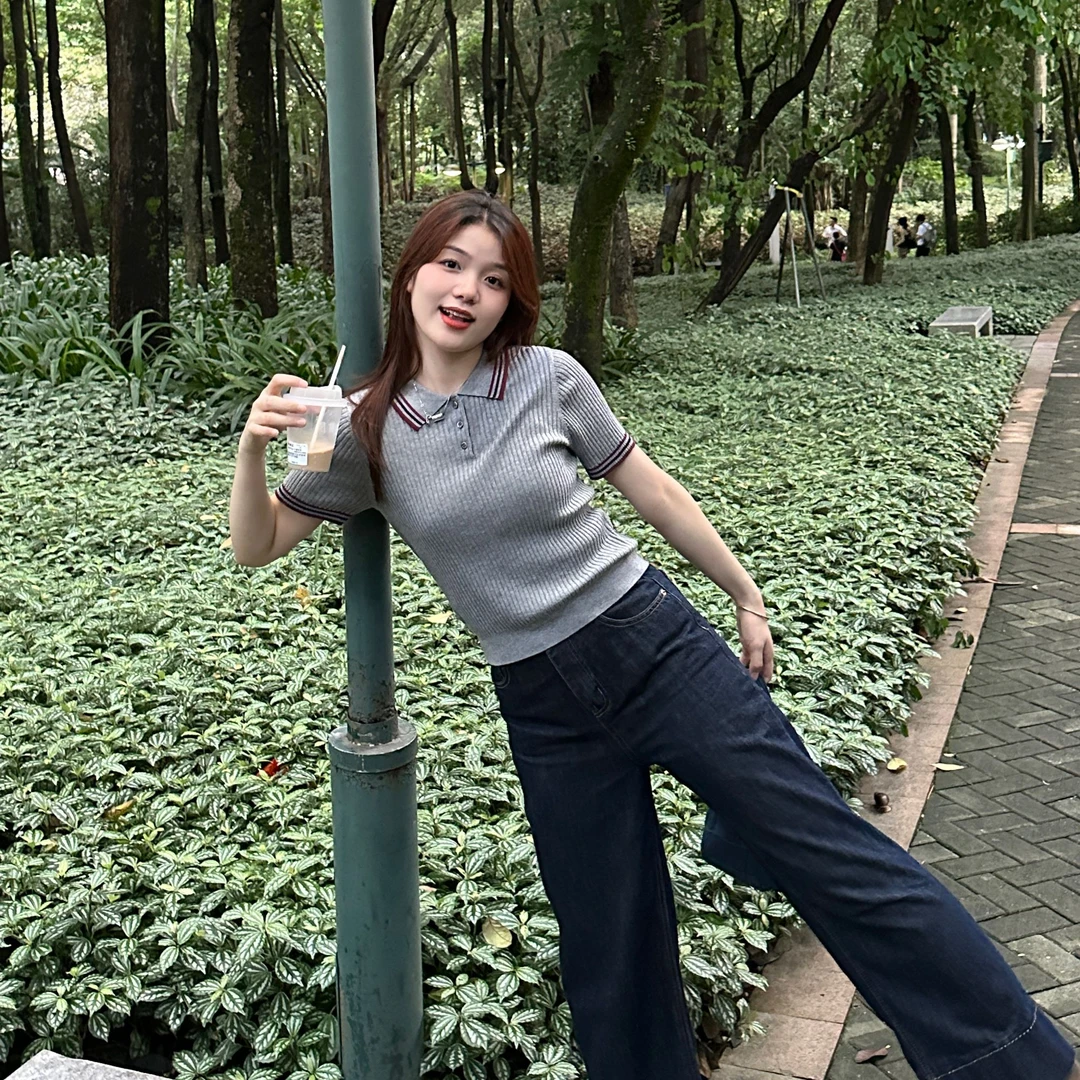 极简灰色翻领撞色百搭弹力针织衫（穿到120斤衣长49 ）