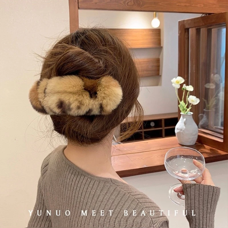真獭兔毛发卡大号毛绒盘发鸭嘴夹气质后脑勺卡子