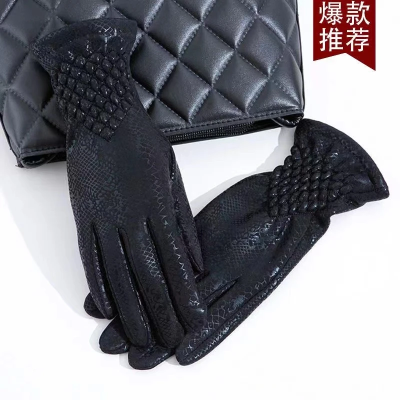 蛇皮纹手套女冬季薄绒触屏韩版麂皮绒开车骑车防风保暖弹力布手套