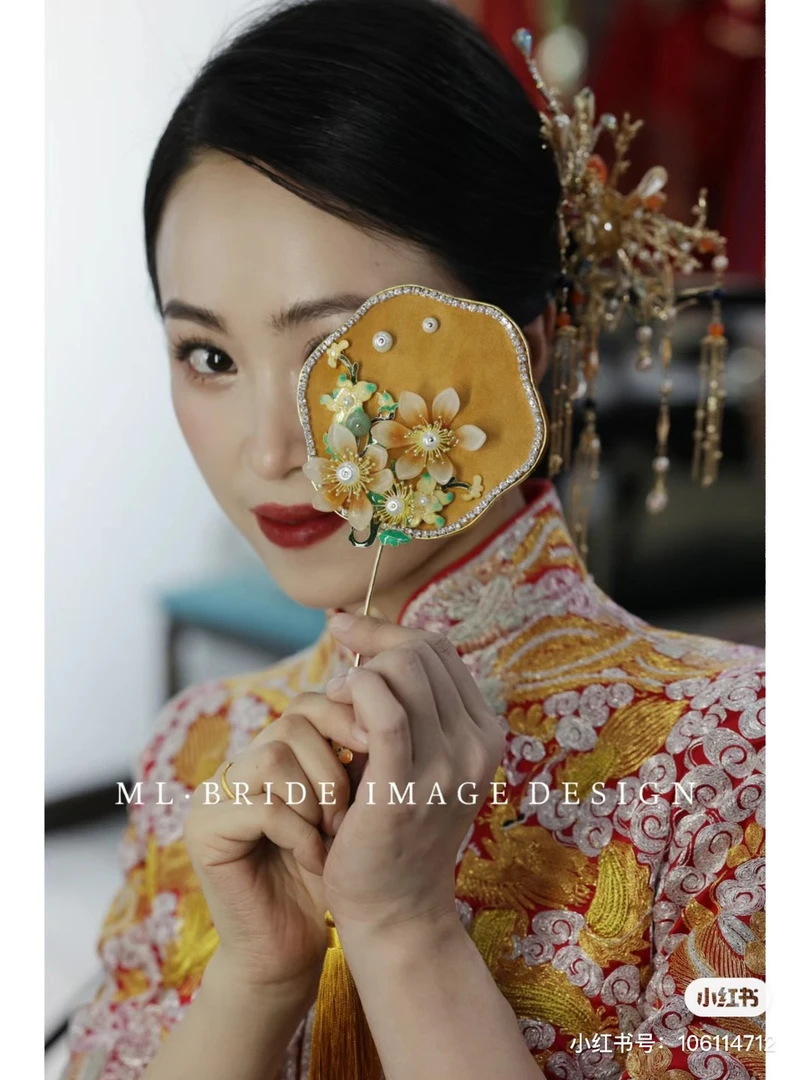 一诺新娘中式古装可以配龙凤挂