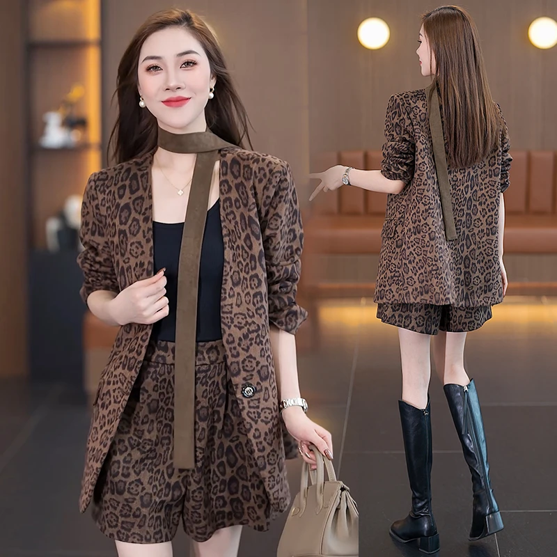 时尚豹纹西装套装女士2024秋冬季新款洋气显瘦外套阔腿短裤两件套