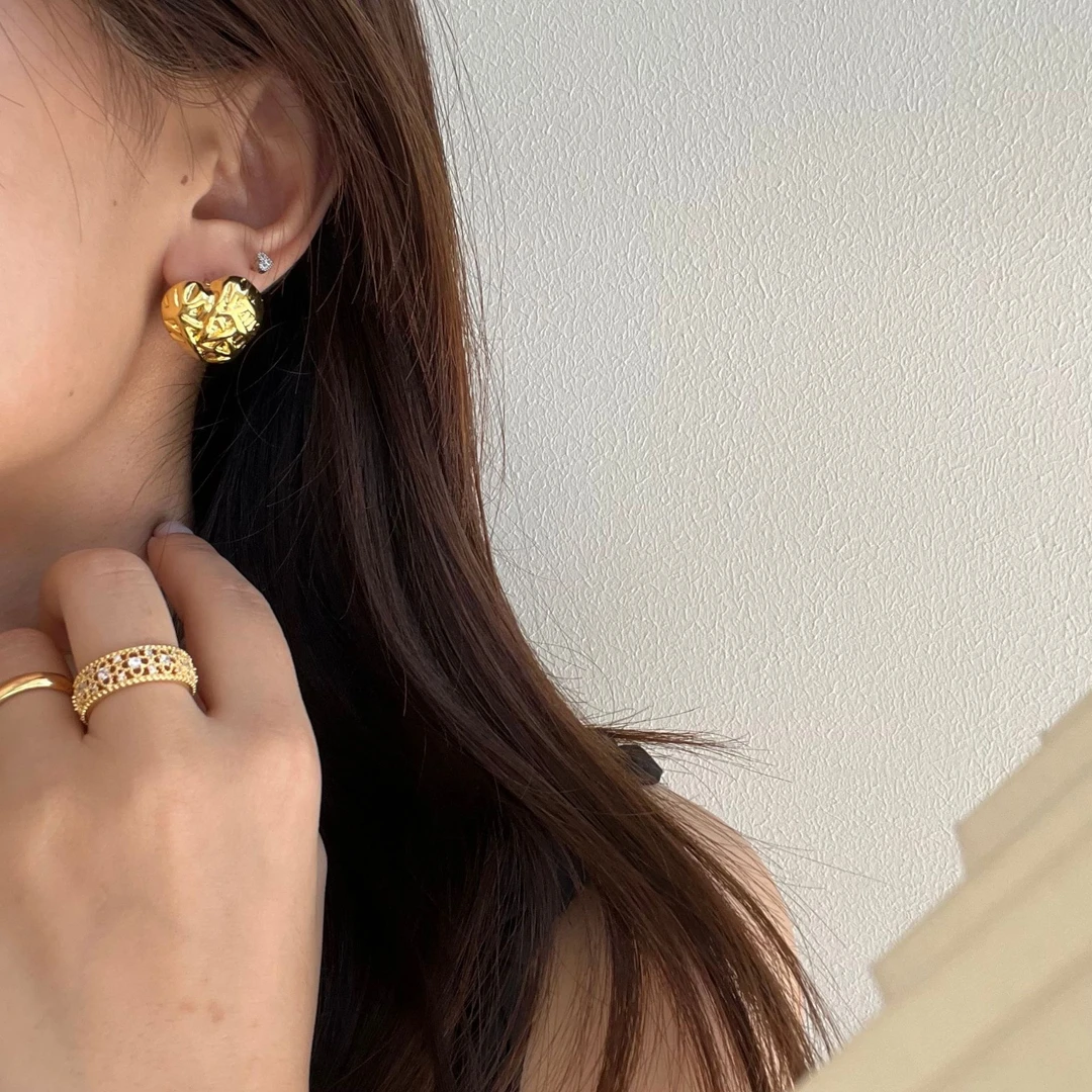 铜合金耳饰 纹理个性桃心耳扣小众法式爱心耳环ins风简约耳钉