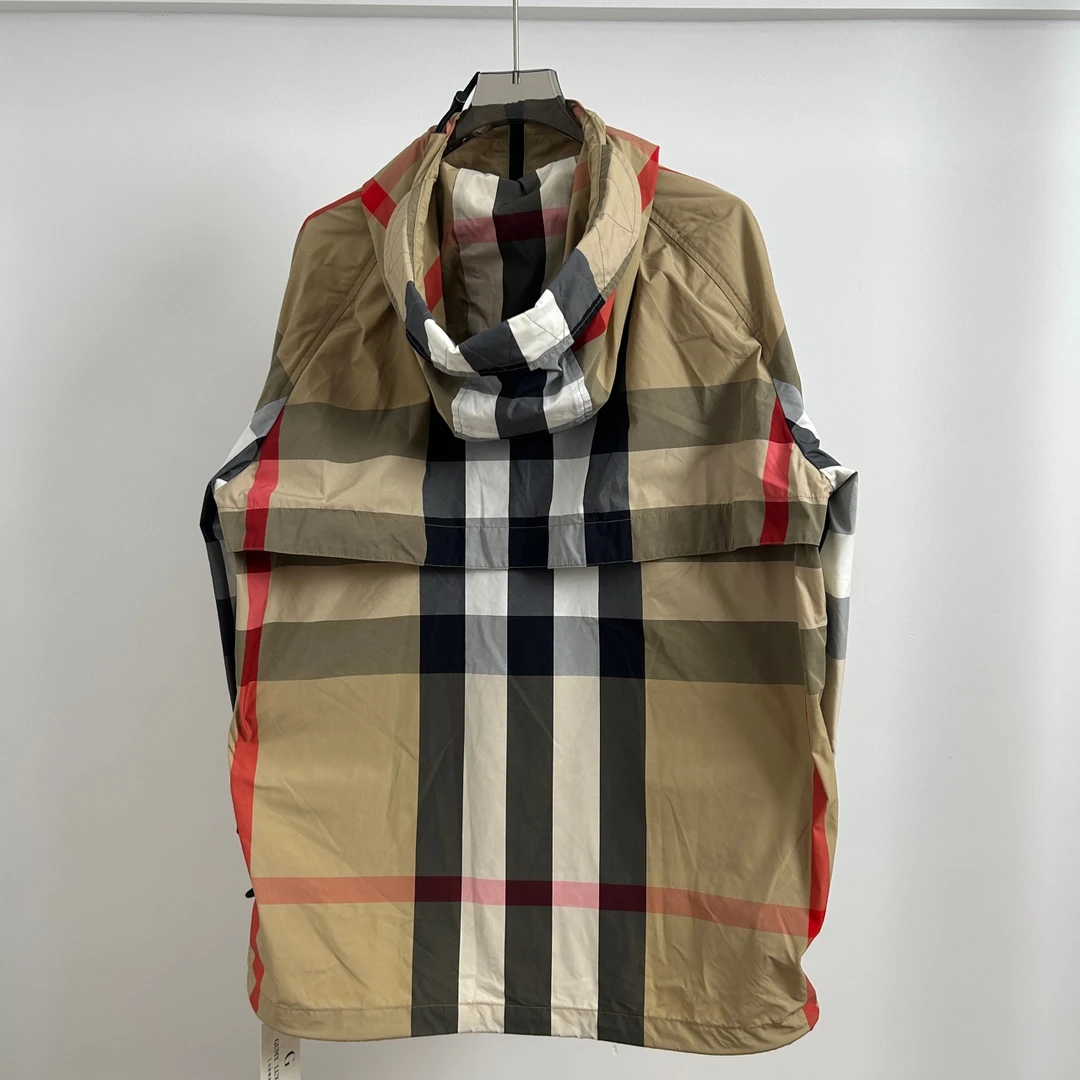 burberry/巴宝莉 经典大格纹冲锋衣外套 uk4 全新带吊GM001566