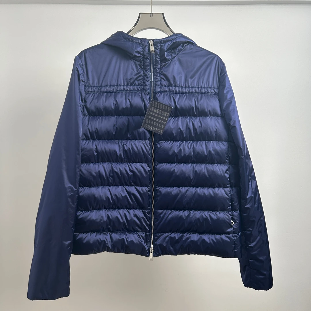 Prada/普拉达/蓝色连帽轻薄羽绒服 42码 全新带吊 GM001484