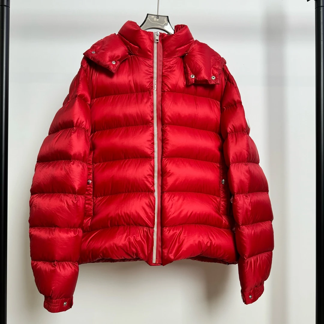 Moncler/盟可睐/蒙口/红色连帽羽绒服 5码 99新 GM000970