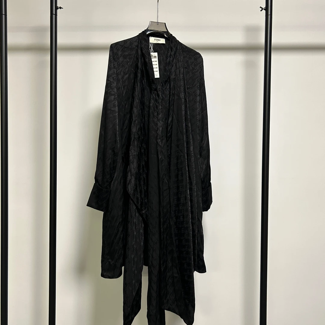Fendi/芬迪/黑色真丝暗纹长款衬衣 40码 99新 GM000994
