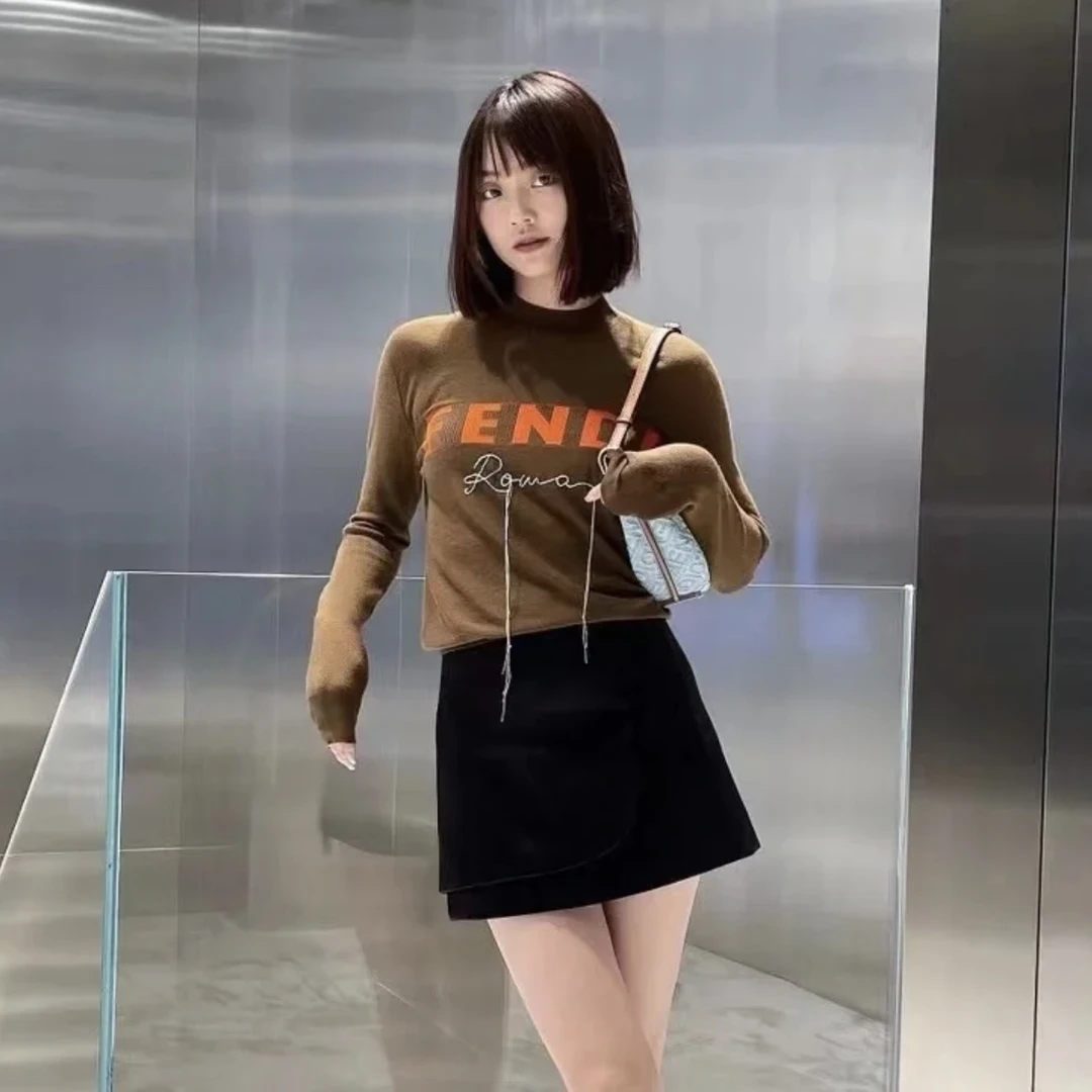 fendi/芬迪 深咖色羊绒大logo毛衣 38码 99新 GM001548