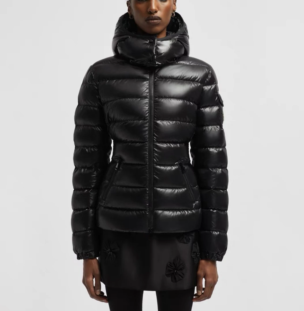 盟可睐 Moncler/蒙口/黑色收腰款 Bady 1码 99新 GM000201