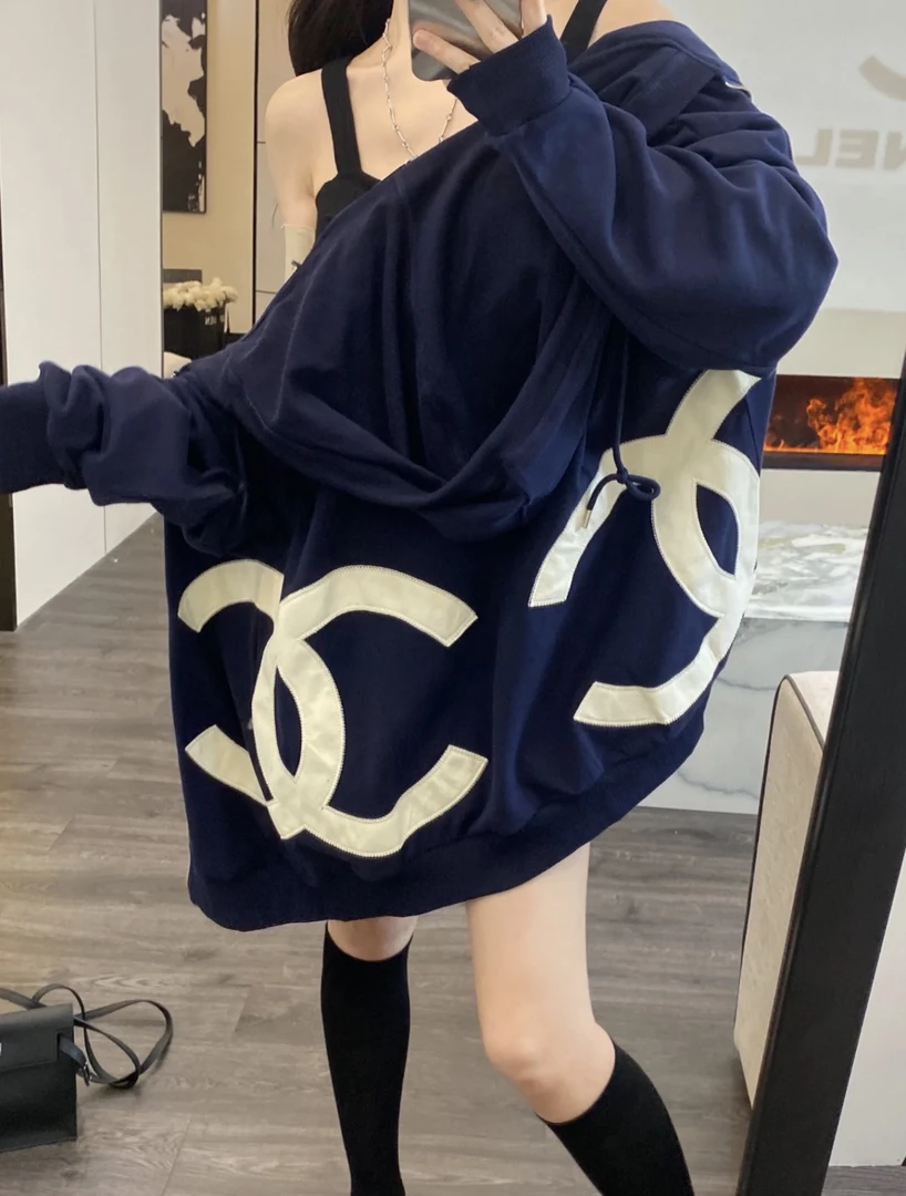 Chanel/香奈儿/藏蓝色针织套装 38码 99新 GM001323