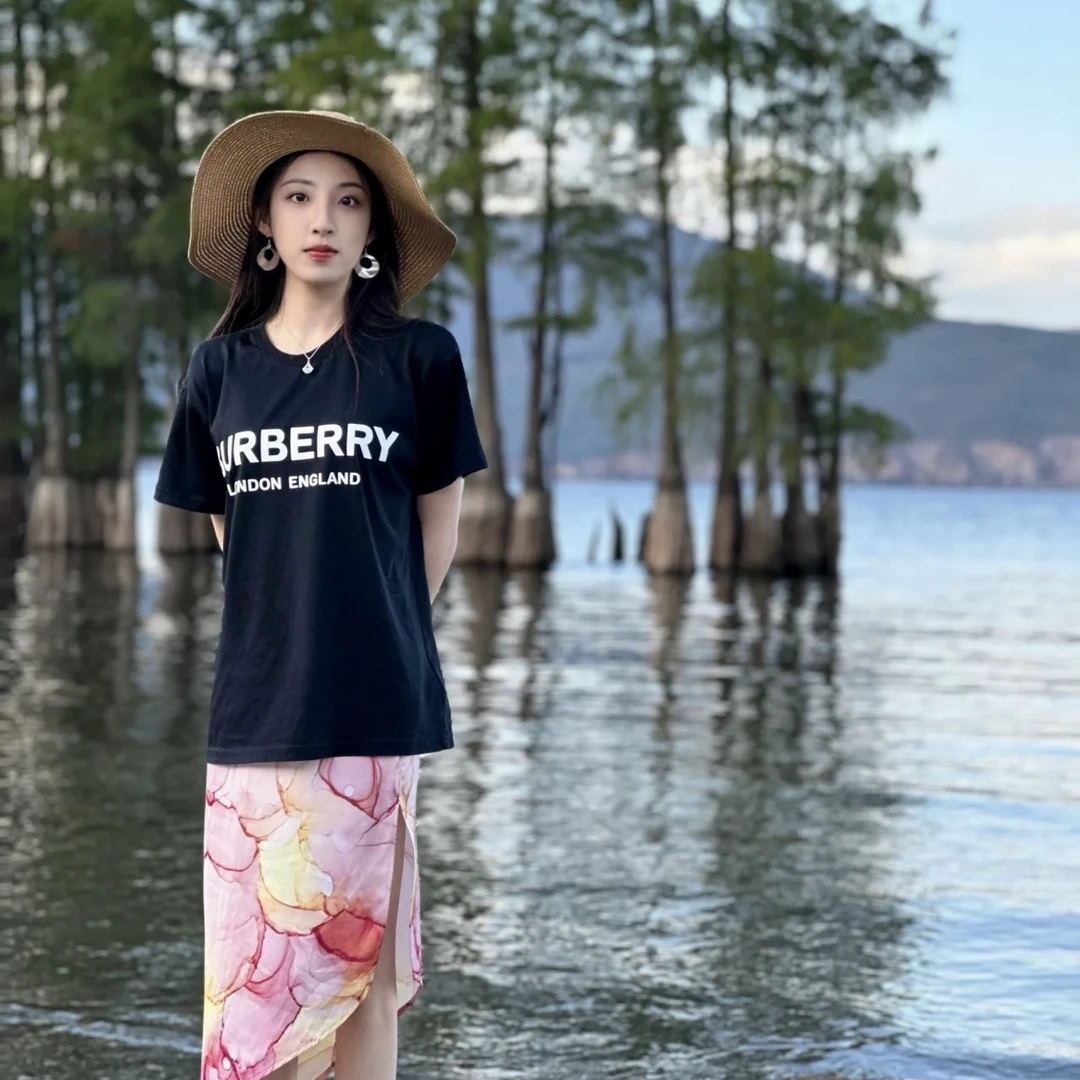 Burberry/博柏利/黑色经典字母短袖 S码 95新 GM000534