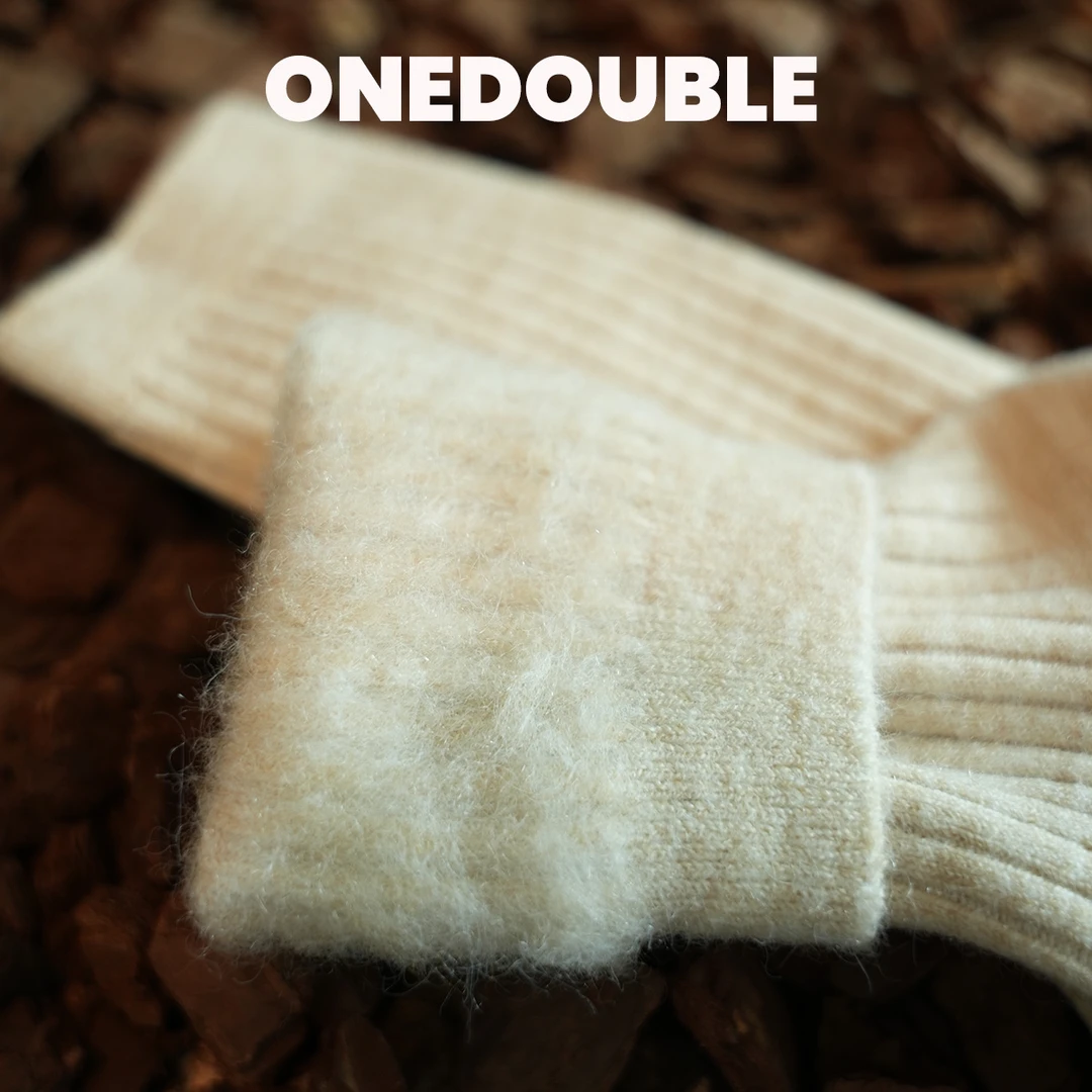 纯色磨毛羊毛袜女冬季新款加厚保暖中筒袜ins潮百搭外穿长袜秋冬