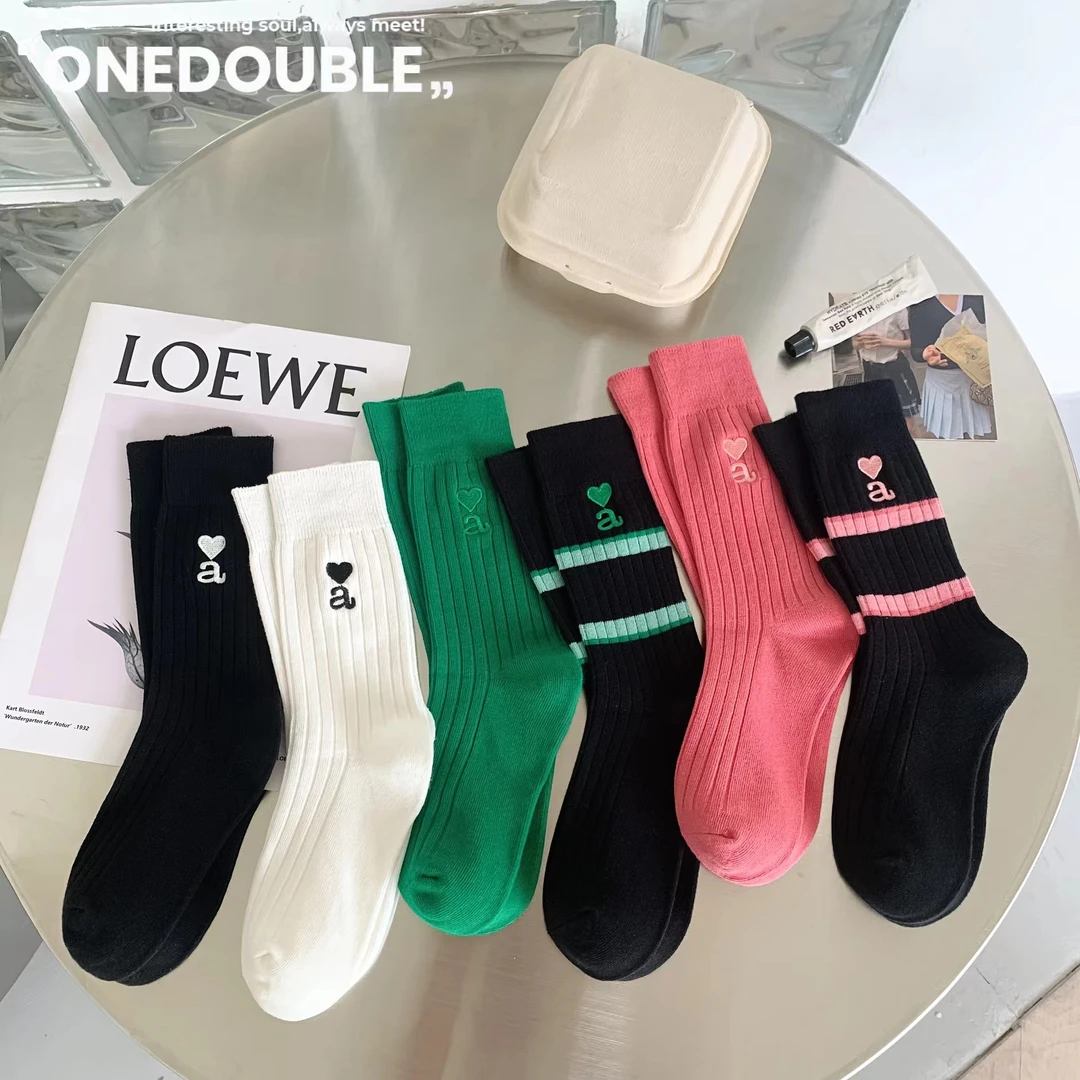 袜子女爱心刺绣棉袜纯色条纹网红长袜ins日系潮百搭简约中筒袜