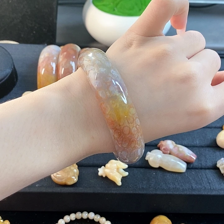 硅化玉手镯未镶嵌迷***人