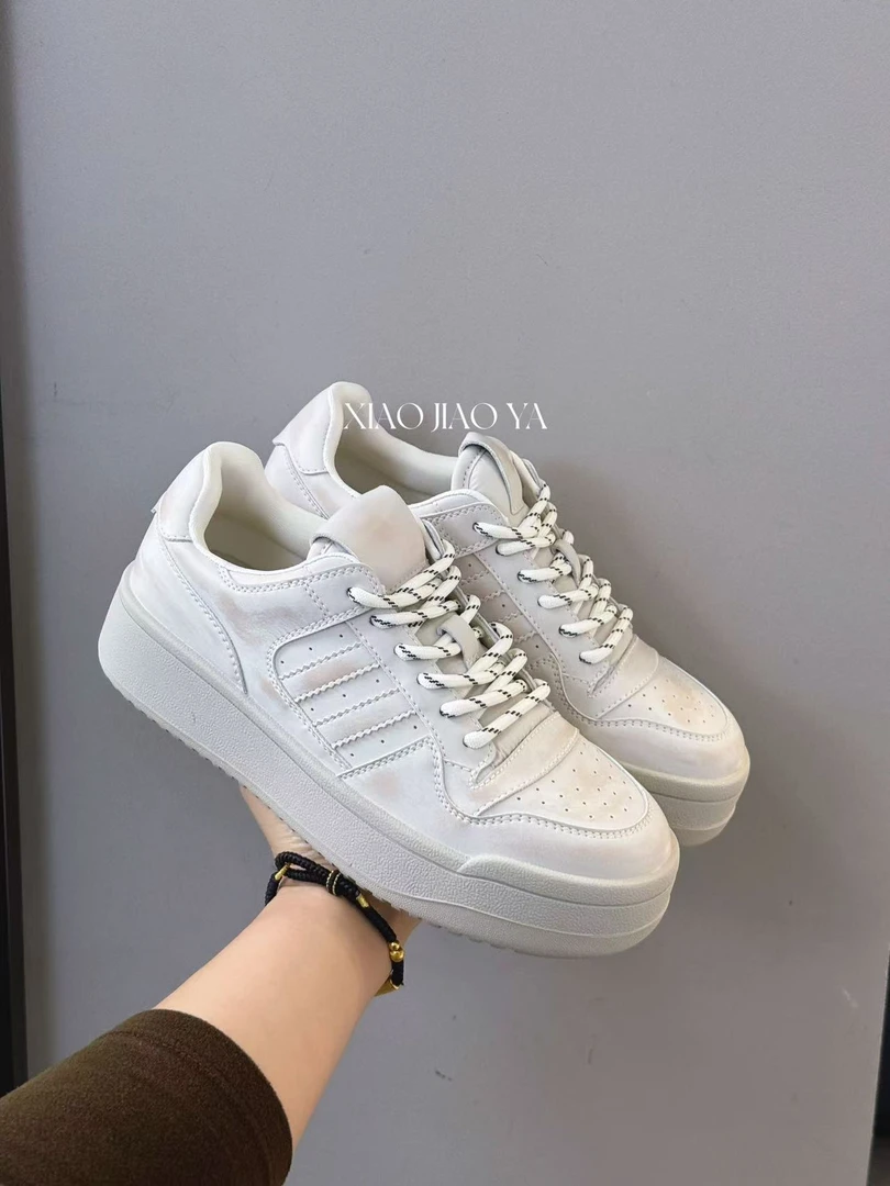 现现XIAOJIAOYA【德训】“韩系简约时尚百搭休闲板鞋”（跟高4）