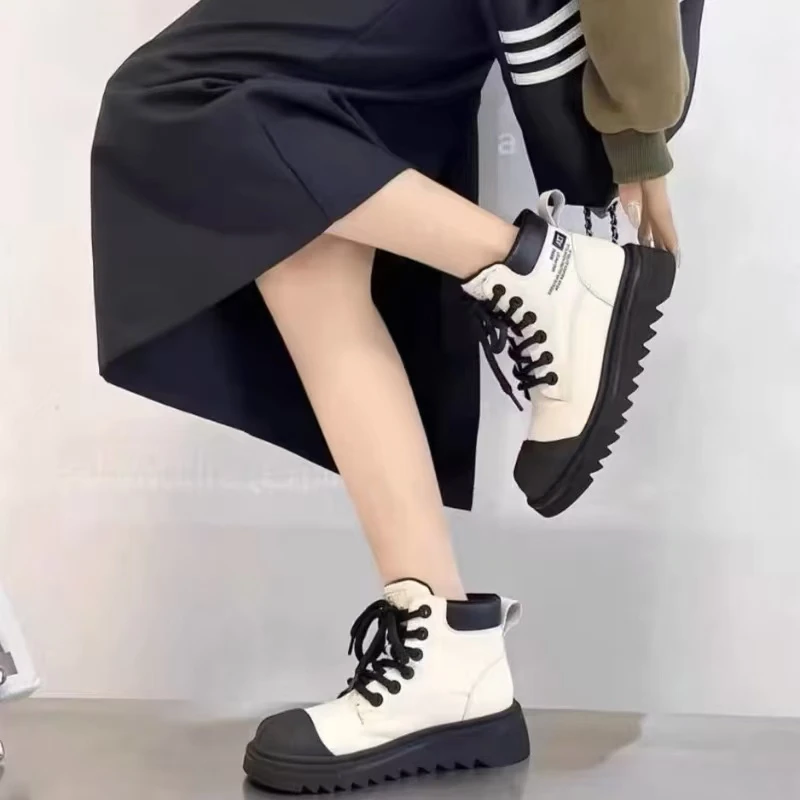 马丁靴女2024新款厚底复古短靴系带英伦风旅游高帮鞋女T90-1