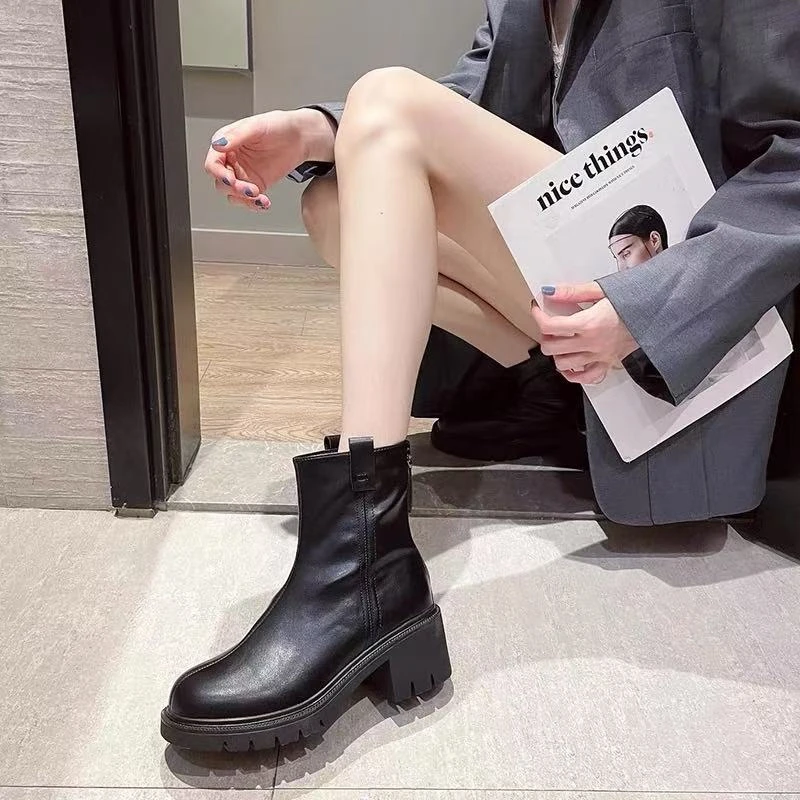 百搭新款后拉链马丁靴=春夏季法式高跟靴女粗跟时装短靴Y98-11