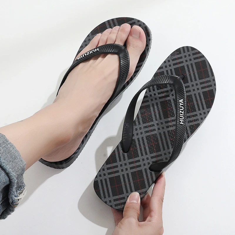 男鞋夏季新款沙滩人字拖男士时尚夹脚洗澡拖鞋舒适百搭简约青年男