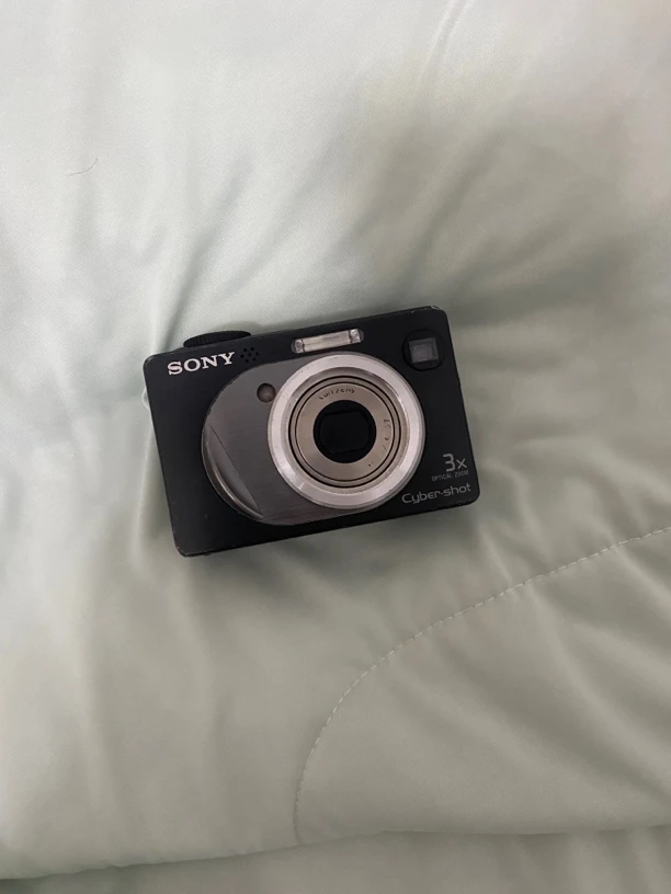 9新 Sony/索尼 w12黑色500w像素ccd相机（自备长棒读卡器）