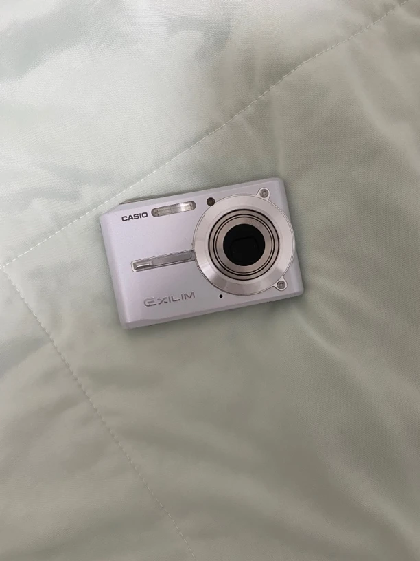 9新 Casio/卡西欧 s500白色500w像素ccd数码相机